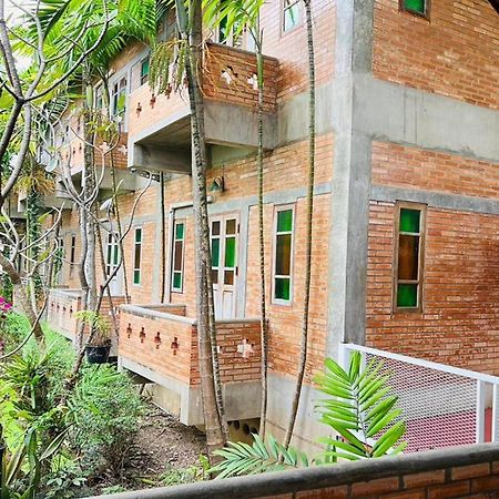 Amethyst Hotel Chiang Mai Bagian luar foto