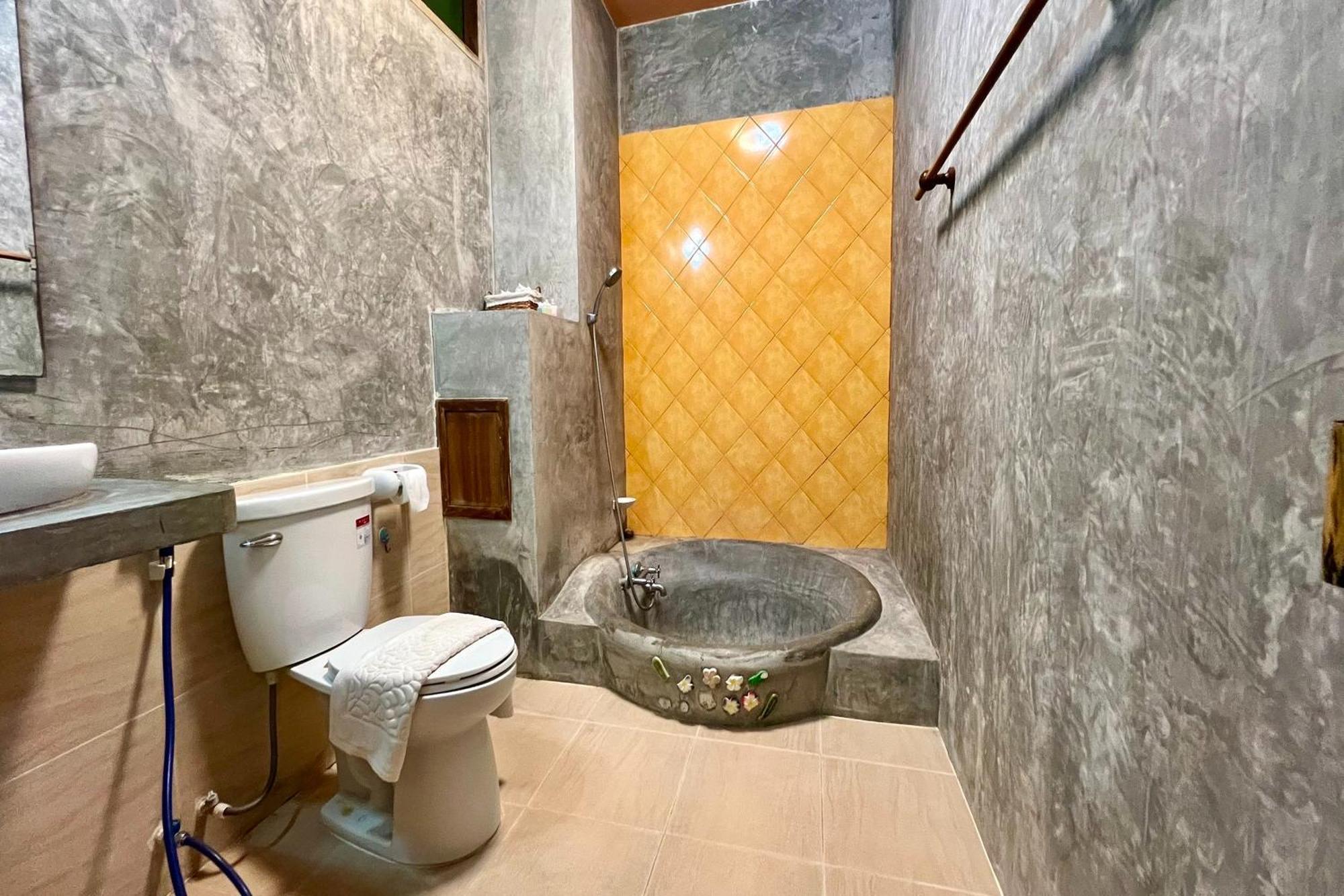 Amethyst Hotel Chiang Mai Bagian luar foto