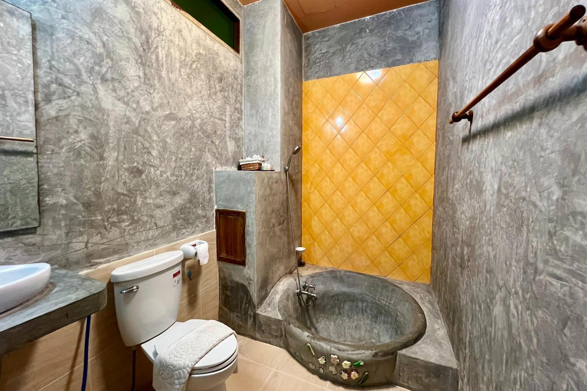 Amethyst Hotel Chiang Mai Bagian luar foto