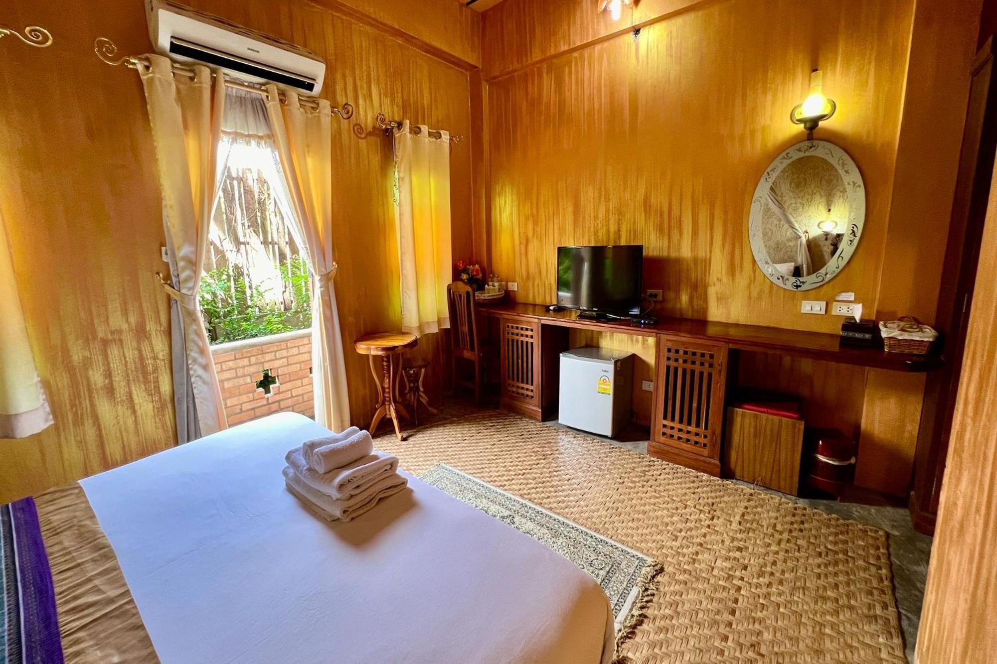 Amethyst Hotel Chiang Mai Bagian luar foto