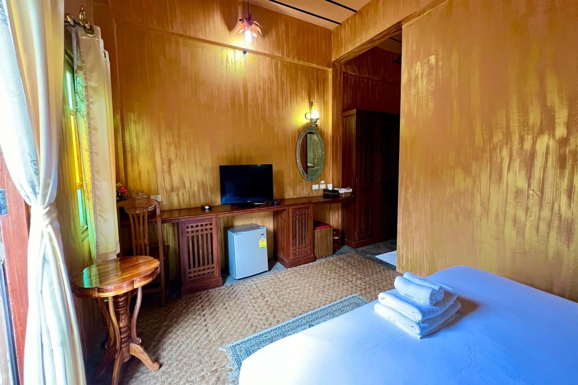 Amethyst Hotel Chiang Mai Bagian luar foto