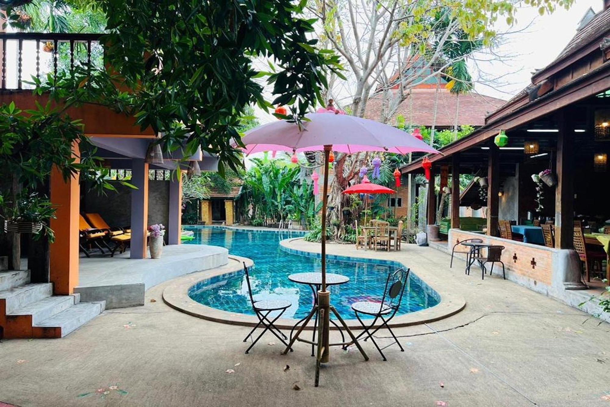 Amethyst Hotel Chiang Mai Bagian luar foto