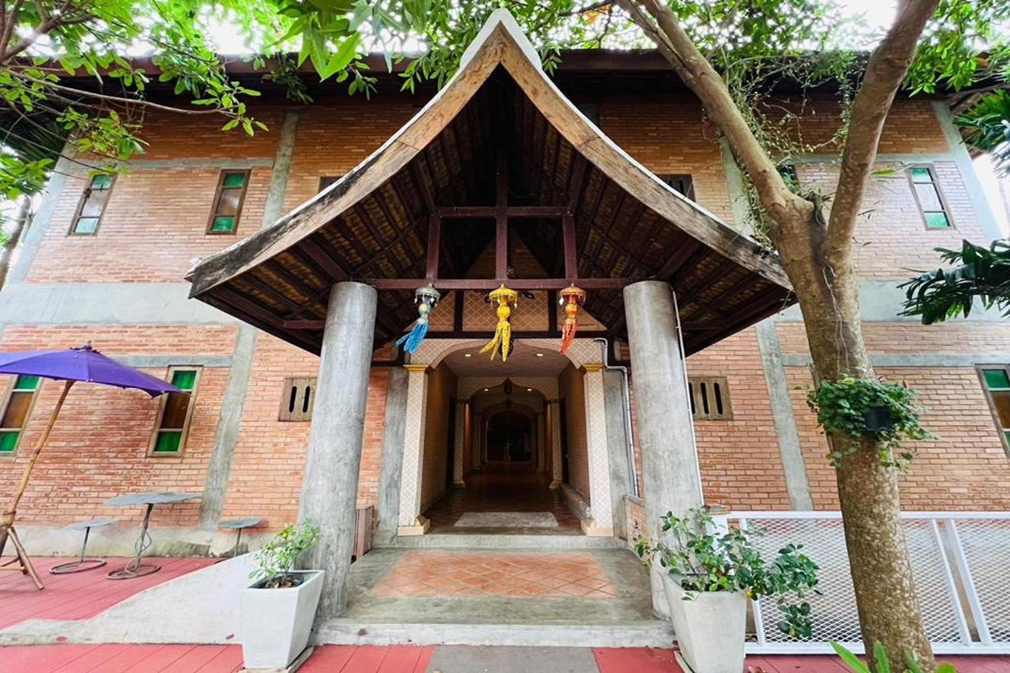 Amethyst Hotel Chiang Mai Bagian luar foto