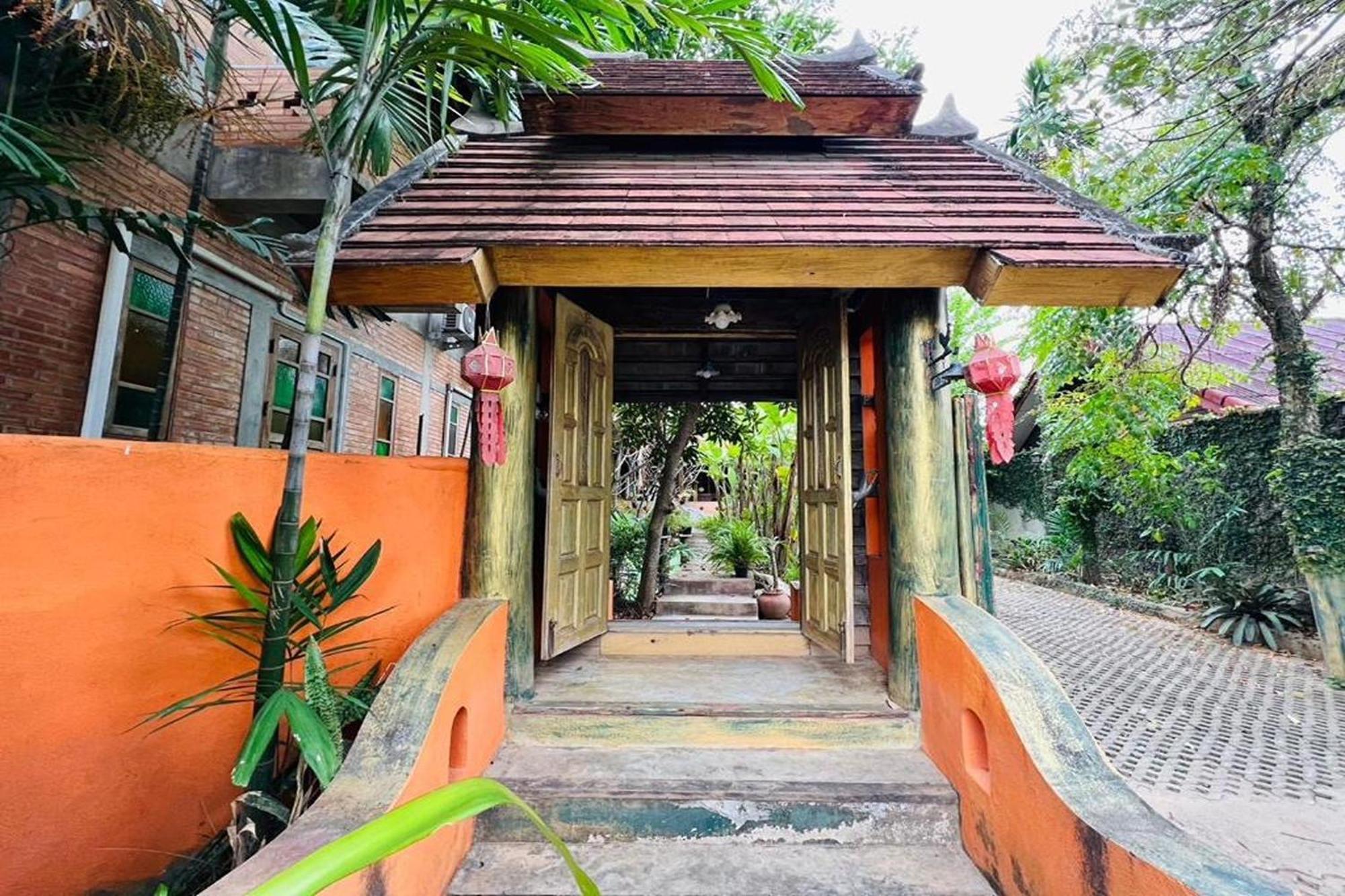 Amethyst Hotel Chiang Mai Bagian luar foto